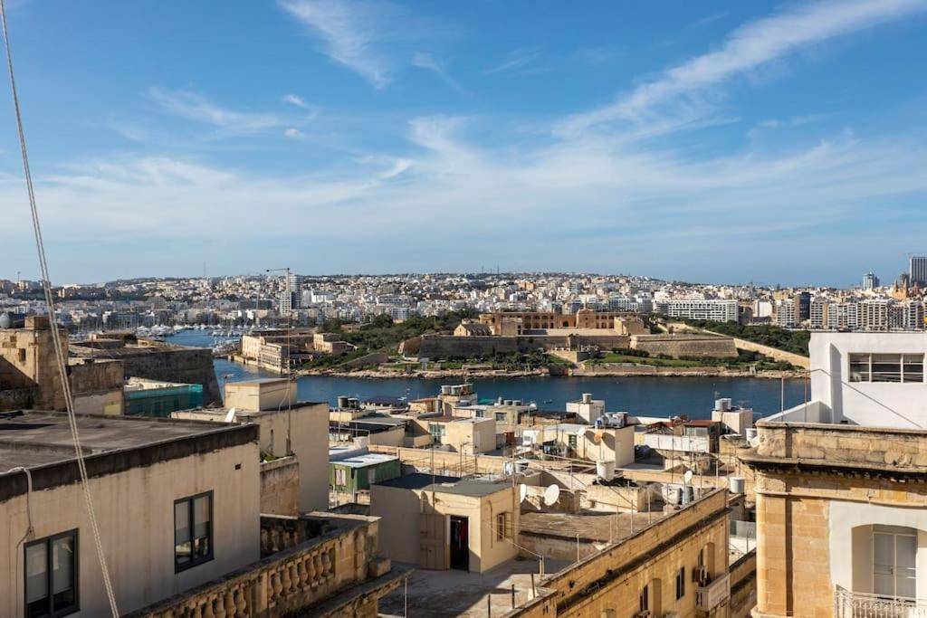 City Penthouse With Roof Terrace And Sea Views Valletta Exterior foto