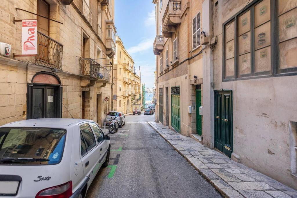City Penthouse With Roof Terrace And Sea Views Valletta Exterior foto