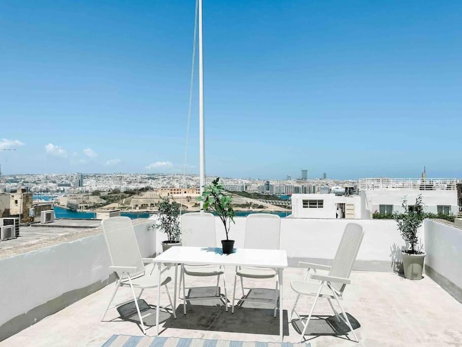 City Penthouse With Roof Terrace And Sea Views Valletta Exterior foto
