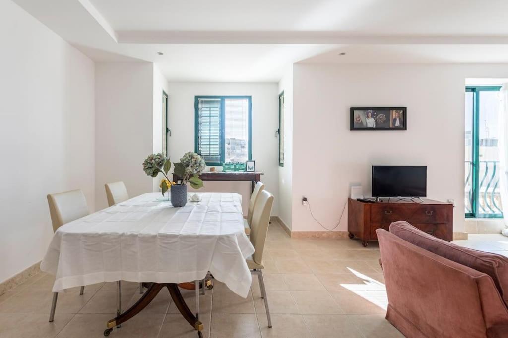 City Penthouse With Roof Terrace And Sea Views Valletta Exterior foto