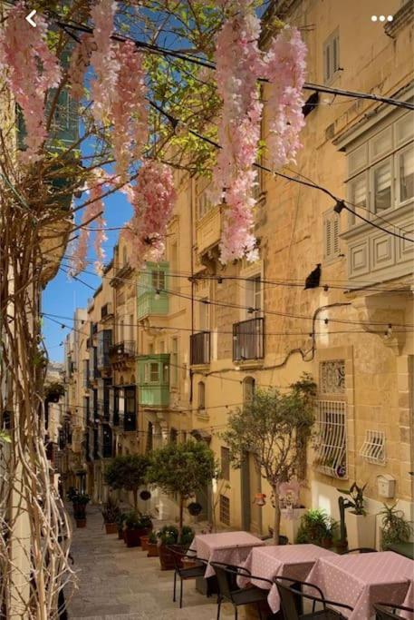 City Penthouse With Roof Terrace And Sea Views Valletta Exterior foto