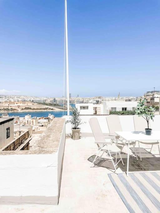 City Penthouse With Roof Terrace And Sea Views Valletta Exterior foto